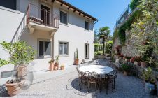 Villa in centro con giardino
