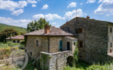 Casale con annesso