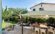 Casa indipendente con giardino