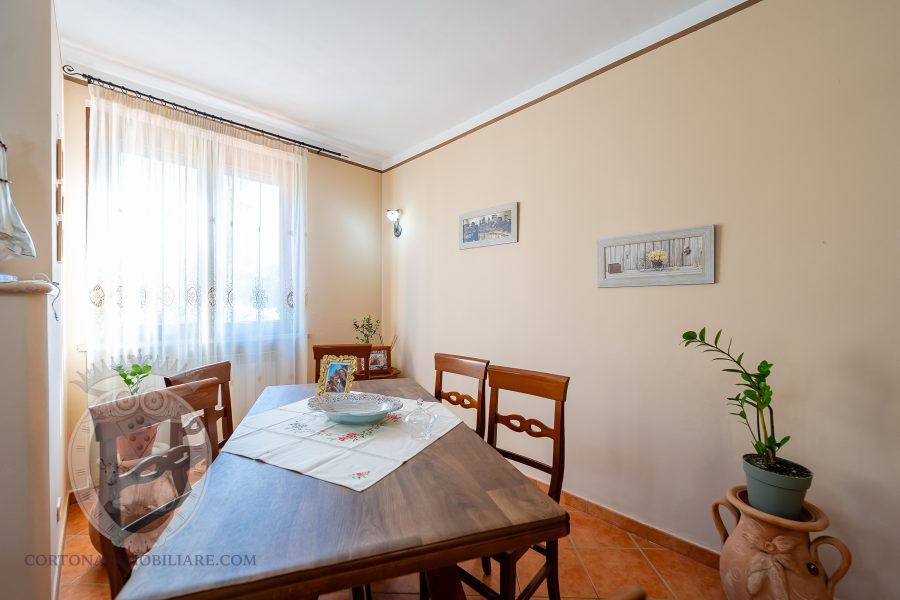 Casa indipendente con giardino