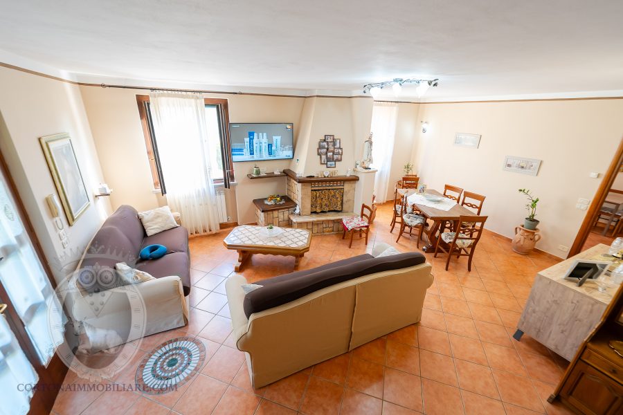 Casa indipendente con giardino