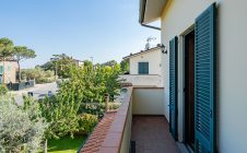 Casa indipendente con giardino