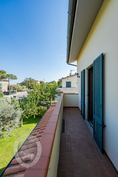 Casa indipendente con giardino