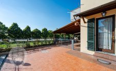 Casa indipendente con giardino
