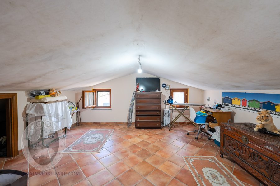 Casa indipendente con giardino