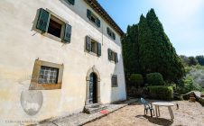 Villa con annesso e terreno