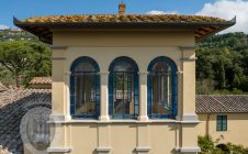 Villa nobiliare con annessi e terreno