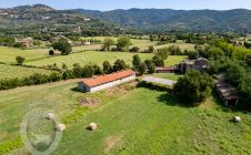 Farmhouse with annexes