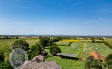 Farmhouse with annexes