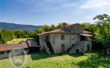 Farmhouse with annexes