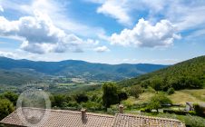 Casale con vista e annessi