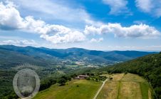 Casale con vista e annessi