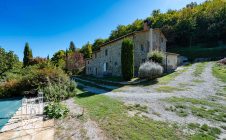 Farmhouse with annex and swimming pool