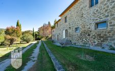 Colonica con annesso e piscina