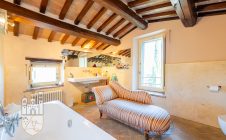 Farmhouse with annex and swimming pool