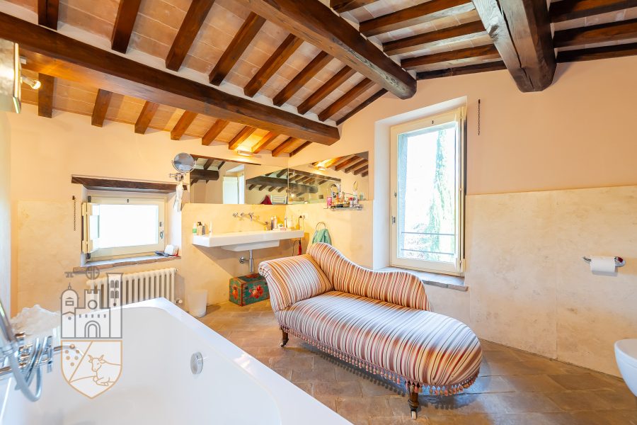 Farmhouse with annex and swimming pool