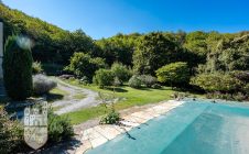 Farmhouse with annex and swimming pool