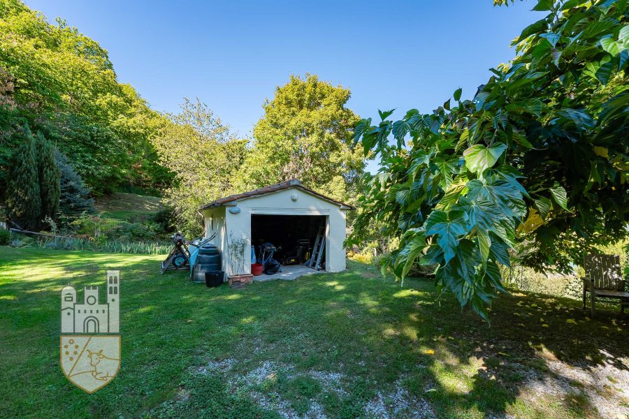 Farmhouse with annex and swimming pool