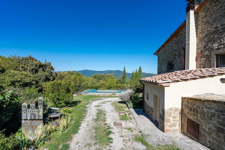 Farmhouse with annex and swimming pool