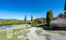 Colonica con annesso e piscina