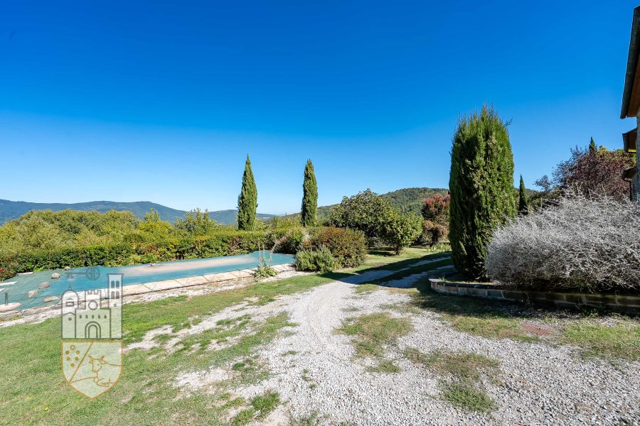 Colonica con annesso e piscina