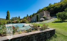 Farmhouse with annex and swimming pool