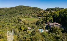 Colonica con annesso e piscina
