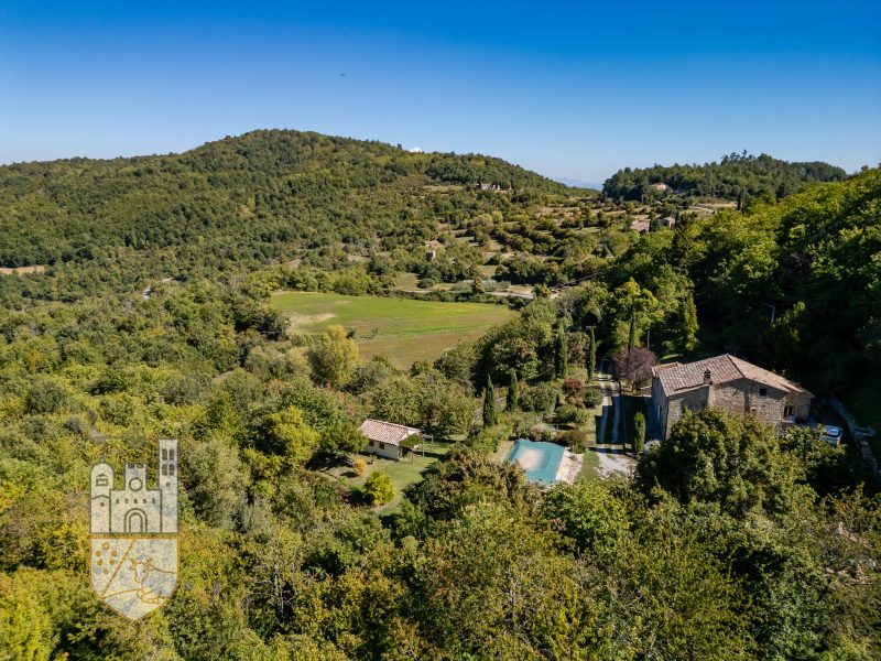 Colonica con annesso e piscina