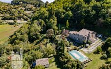 Farmhouse with annex and swimming pool