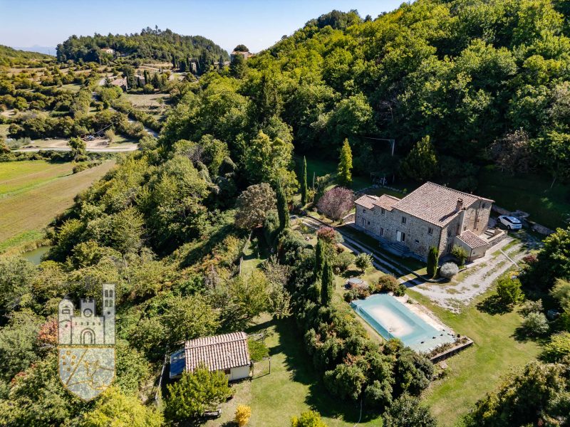 Farmhouse with annex and swimming pool