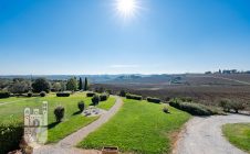 Appartamento con giardino e piscina