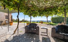 Appartamento con giardino e piscina