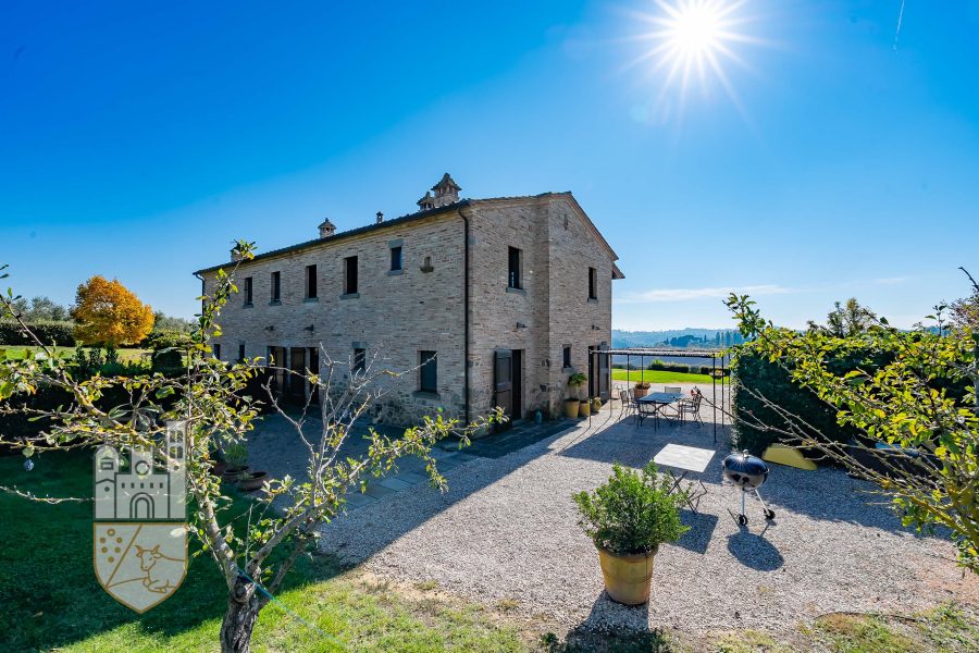 Appartamento con giardino e piscina