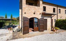 Farmhouse with garden and swimming pool