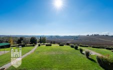 Farmhouse with garden and swimming pool