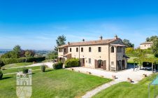 Farmhouse with garden and swimming pool