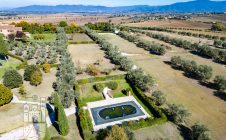 Appartamento con giardino e piscina