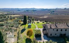 Appartamento con giardino e piscina