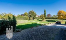 Appartamento con giardino e piscina