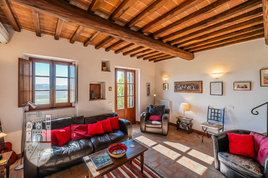 Apartment with garden and swimming pool