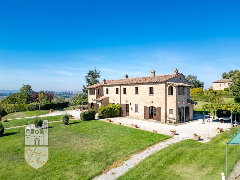 Appartamento con giardino e piscina