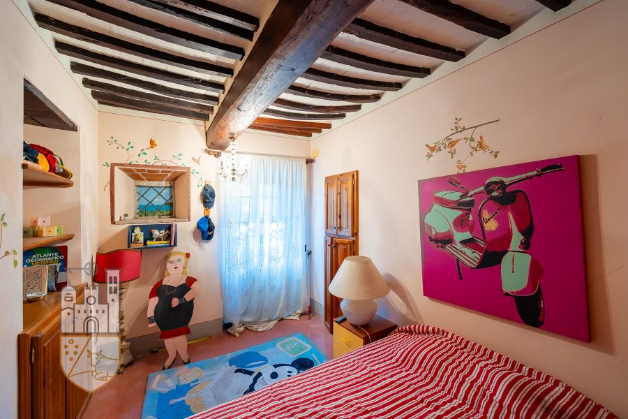 Villa con piscina e annessi
