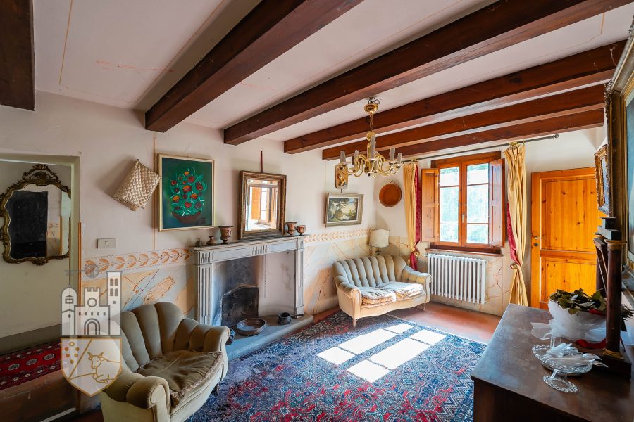 Villa con piscina e annessi