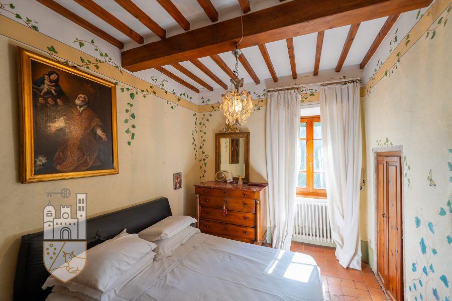 Villa con piscina e annessi