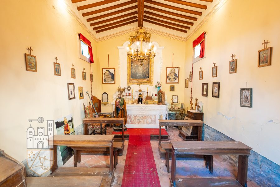 Villa con piscina e annessi
