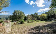Villa con piscina e annessi