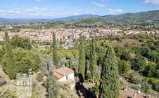 Villa con piscina e annessi